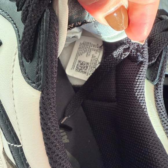 Low top mocha air Jordan 1 - woman’s 7.5 or boys/ men size 6 - Picture 8 of 11